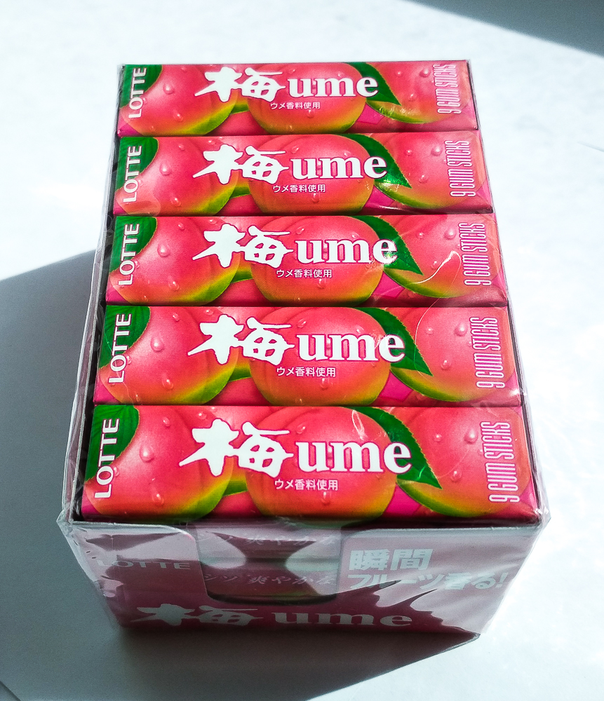 Жевательная резинка
«LOTTE» UME GUM
вкус японской сливы
блок из 15 уп.*9 пластин